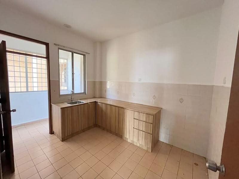 Pangsapuri untuk Disewa di Pangsapuri Persiaran Tanjung - Alen Tan - Kitchen - PropertyGuru.com.my