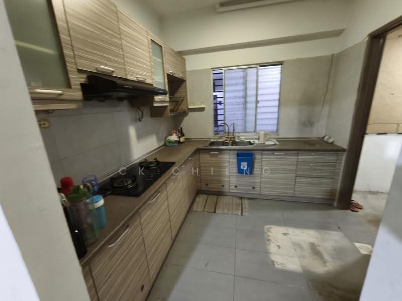 Condominium for Rent at Villaria - CK Chieng - Kitchen - PropertyGuru.com.my