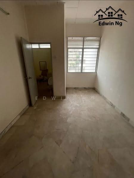 Rumah Teres untuk Dijual di Kampung Sungai Nibong (Bayan Lepas) - Edwin Ng - Bathroom - PropertyGuru.com.my