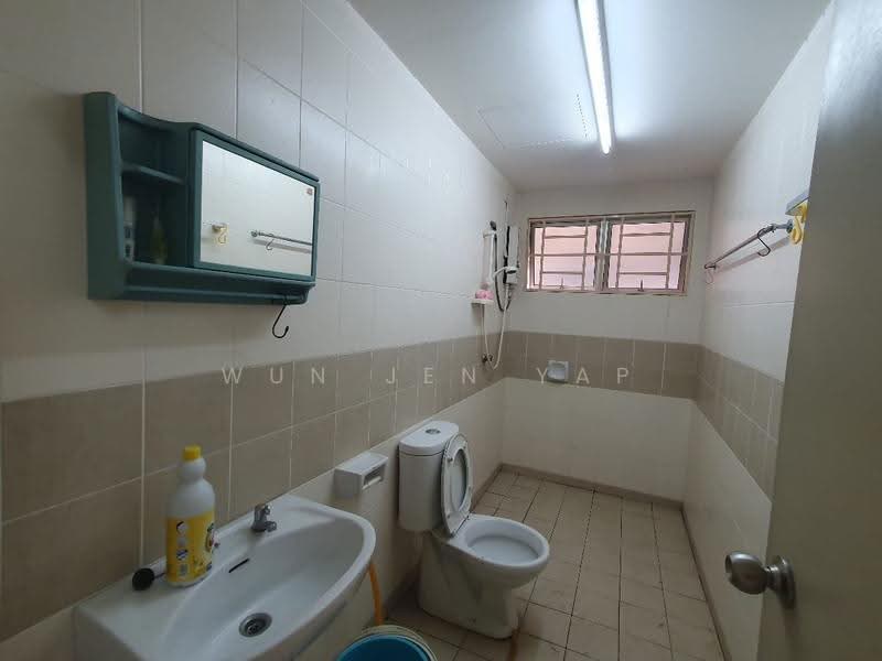 Kondominium untuk Disewa di Kinrara Mas - Wun Jen Yap - Bathroom - PropertyGuru.com.my