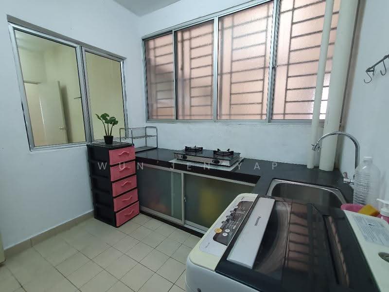 Kondominium untuk Disewa di Kinrara Mas - Wun Jen Yap - Kitchen - PropertyGuru.com.my