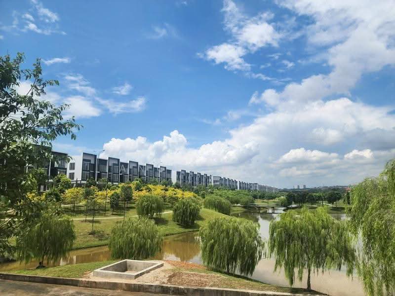 Shop / Office for Rent in Austin Crest (Johor Bahru) - Angel Lee - Exterior - PropertyGuru.com.my
