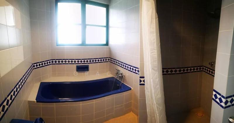 Condominium for Sale at The Straits View Condominium - Grace Ng - Bathroom - PropertyGuru.com.my