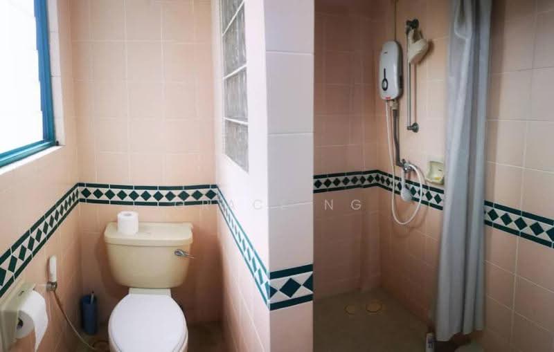 Condominium for Sale at The Straits View Condominium - Grace Ng - Bathroom - PropertyGuru.com.my