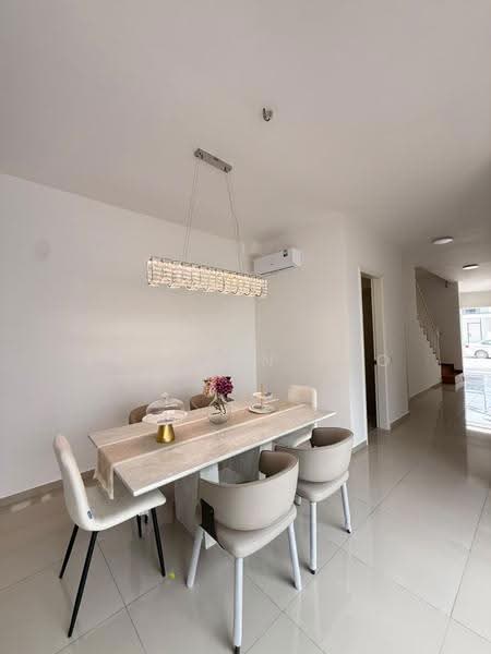 Cluster House for Rent in Taman Ekoflora (Johor Bahru) - Foo Jun Tao - Dining Room - PropertyGuru.com.my