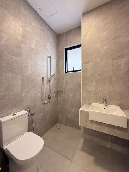 Cluster House for Rent in Taman Ekoflora (Johor Bahru) - Foo Jun Tao - Bathroom - PropertyGuru.com.my