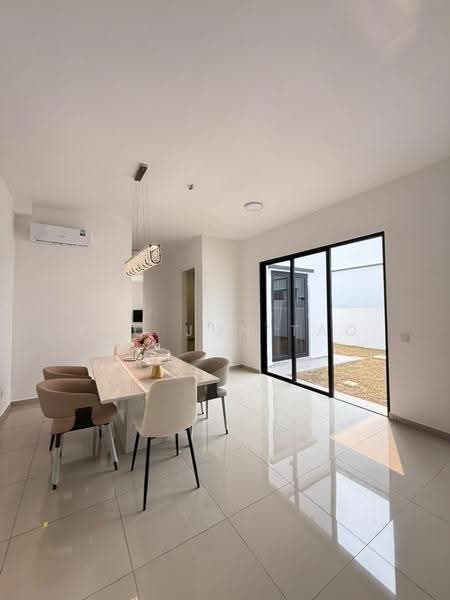 Cluster House for Rent in Taman Ekoflora (Johor Bahru) - Foo Jun Tao - Dining Room - PropertyGuru.com.my