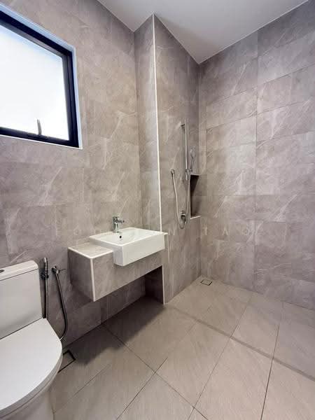 Cluster House for Rent in Taman Ekoflora (Johor Bahru) - Foo Jun Tao - Bathroom - PropertyGuru.com.my