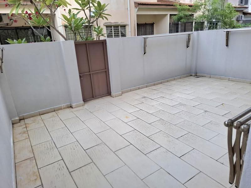 Rumah Teres 3-Tingkat untuk Disewa di Bandar Putra Permai (Seri Kembangan) - Pearl Chong - Exterior - PropertyGuru.com.my