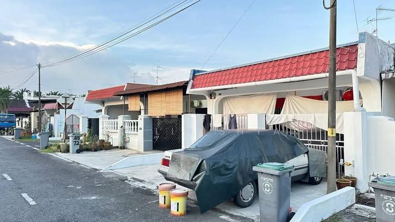 1-storey Terraced House for Sale in Pekan Nanas (Johor) - Ong Lih Shyan - Exterior - PropertyGuru.com.my