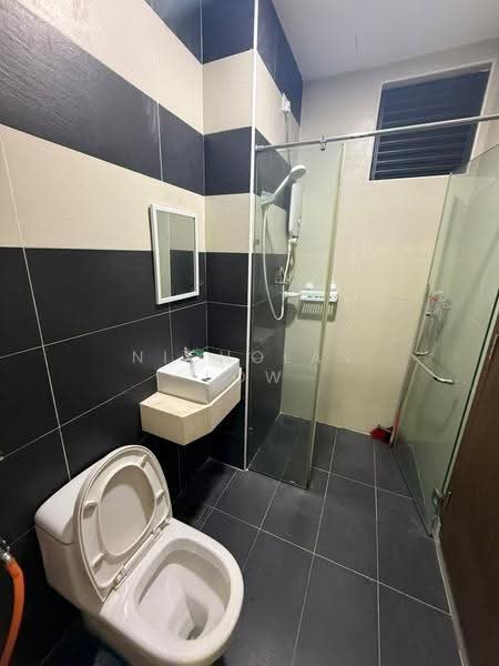 Service Residence for Rent at D'Secret Garden (Pangsapuri Kempas Indah) - Nicholas Low - Bathroom - PropertyGuru.com.my