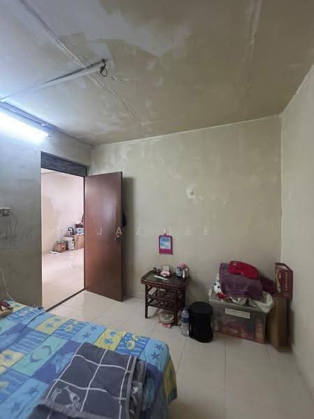 Flat for Sale at Flat Taman Ungku Tun Aminah - Jaz Lee - PropertyGuru.com.my