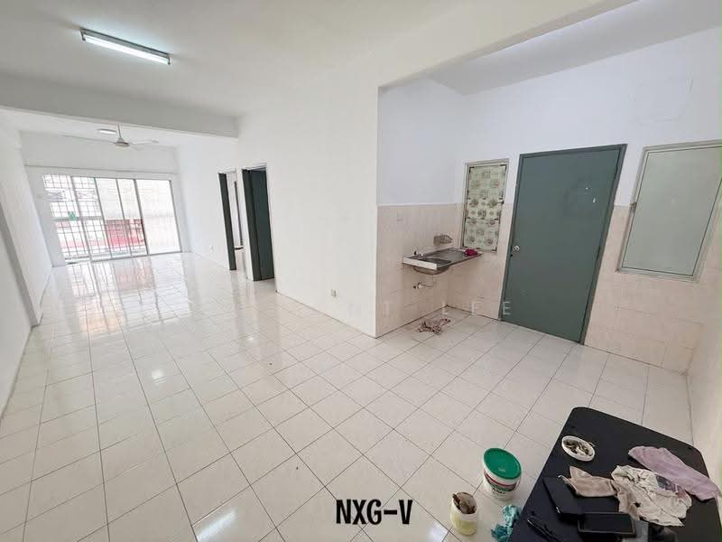 Pangsapuri untuk Dijual di Vista Indah Putra - Vincent Lee - Living Room - PropertyGuru.com.my