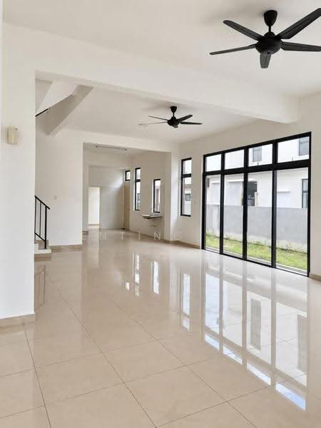 Cluster House for Sale in Bandar Cemerlang (Ulu Tiram) - Wenting Lee - Living Room - PropertyGuru.com.my