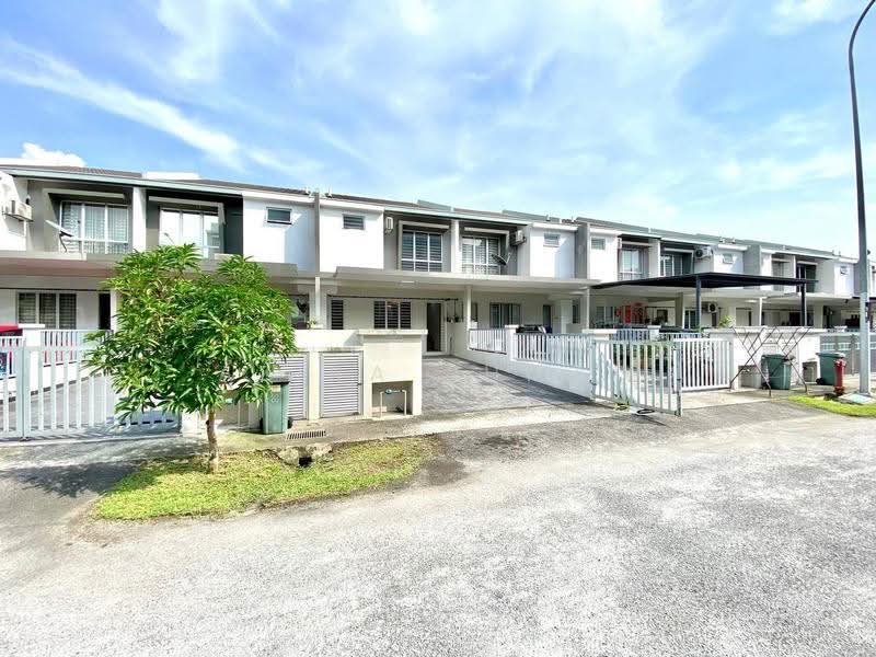 Rumah Teres 2-Tingkat untuk Dijual di Taman Tasik Semenyih (Semenyih) - Azira Ahmad - Exterior - PropertyGuru.com.my