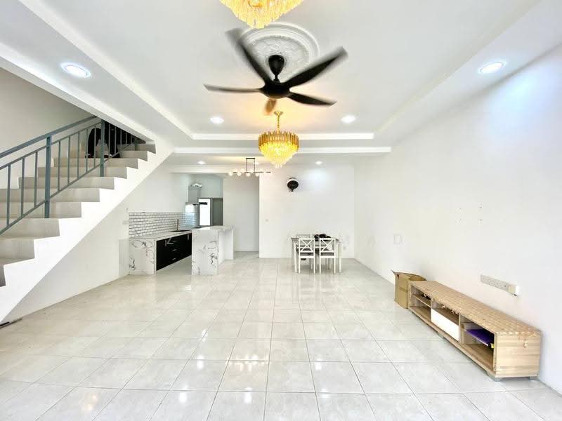Rumah Teres 2-Tingkat untuk Dijual di Taman Tasik Semenyih (Semenyih) - Azira Ahmad - Living Room - PropertyGuru.com.my