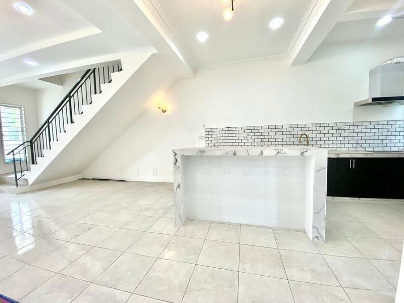 Rumah Teres 2-Tingkat untuk Dijual di Taman Tasik Semenyih (Semenyih) - Azira Ahmad - Kitchen - PropertyGuru.com.my