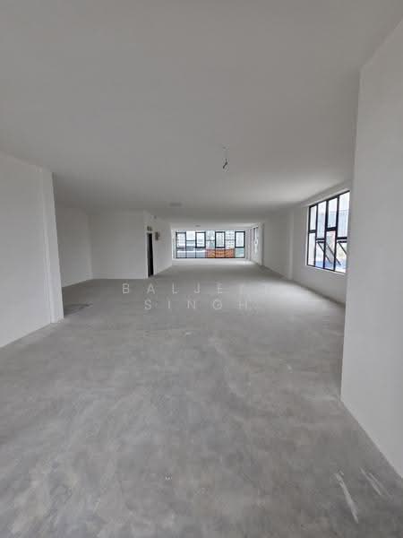 Shop for Sale in SS17 (Subang Jaya) - Baljeet Singh - Interior - PropertyGuru.com.my