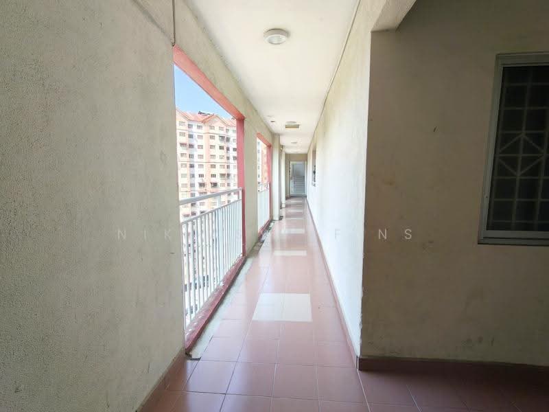 Kondominium untuk Dijual di Vista Amani - NIK ASYRAF NS - Corridor - PropertyGuru.com.my