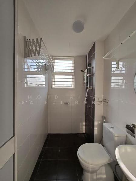 Kondominium untuk Disewa di Dwiputra Residences - Mohd Aizat Saiful Bahri - Bathroom - PropertyGuru.com.my