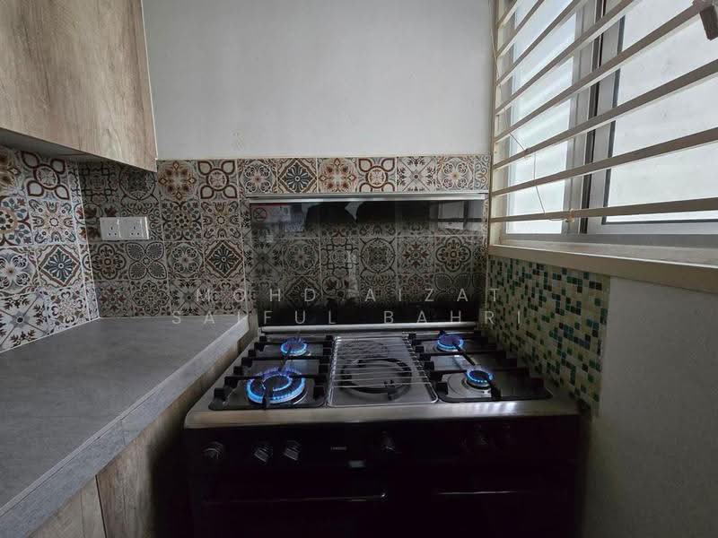 Kondominium untuk Disewa di Dwiputra Residences - Mohd Aizat Saiful Bahri - Kitchen - PropertyGuru.com.my