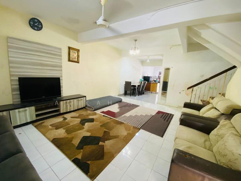 2-storey Terraced House for Sale in Seksyen 8 (Bangi) - Atikah Azman - Living Room - PropertyGuru.com.my