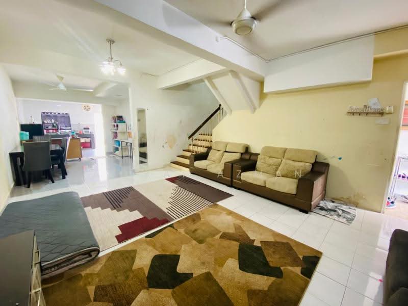 2-storey Terraced House for Sale in Seksyen 8 (Bangi) - Atikah Azman - Living Room - PropertyGuru.com.my