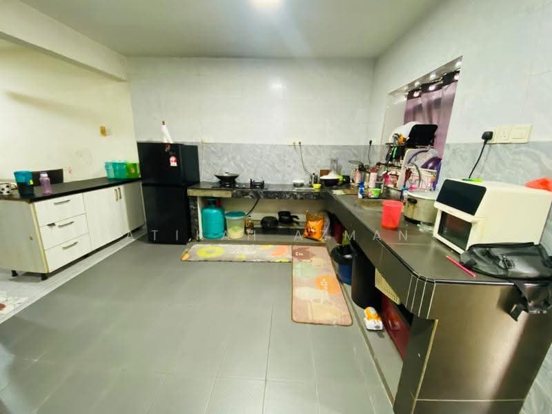 2-storey Terraced House for Sale in Seksyen 8 (Bangi) - Atikah Azman - Kitchen - PropertyGuru.com.my