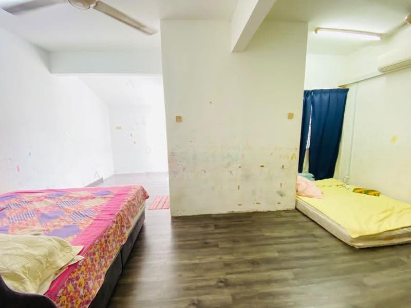 2-storey Terraced House for Sale in Seksyen 8 (Bangi) - Atikah Azman - Bedroom - PropertyGuru.com.my