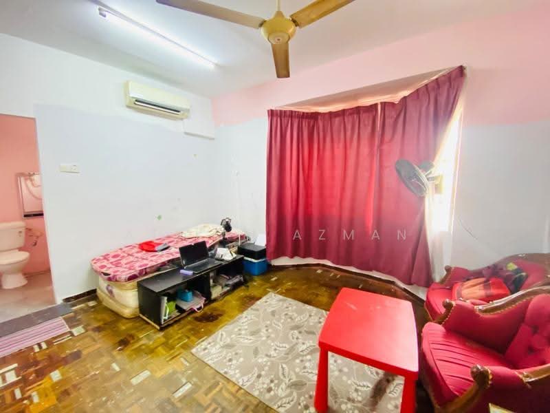 2-storey Terraced House for Sale in Seksyen 8 (Bangi) - Atikah Azman - Bedroom - PropertyGuru.com.my