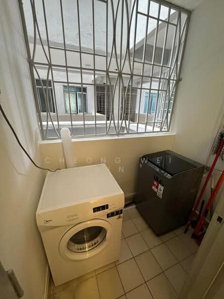 Kediaman Servis untuk Disewa di Millennium Place @ Millennium Square - Cheong Wei Jin - Balcony - PropertyGuru.com.my