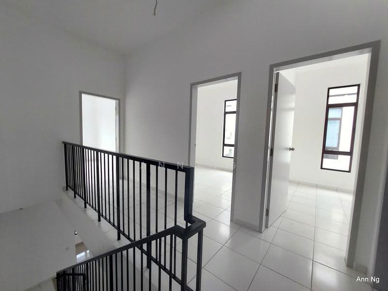 Rumah Teres untuk Dijual di Eco Grandeur (Puncak Alam) - Ann Ng - Staircase - PropertyGuru.com.my