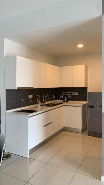 Kondominium untuk Dijual di Urbana Residences - Johann Paul Gregory - Kitchen - PropertyGuru.com.my