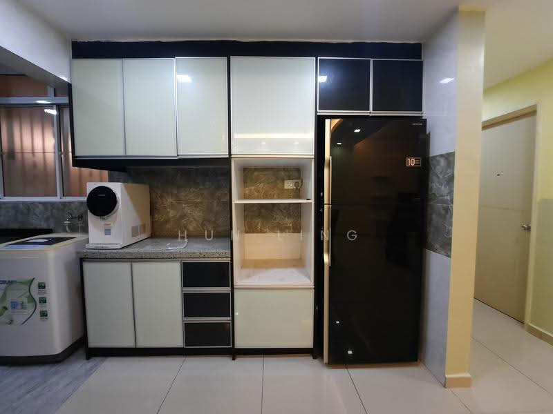 Kondominium untuk Disewa di The Zest @ Kinrara 9 - Hun Ling - Kitchen - PropertyGuru.com.my