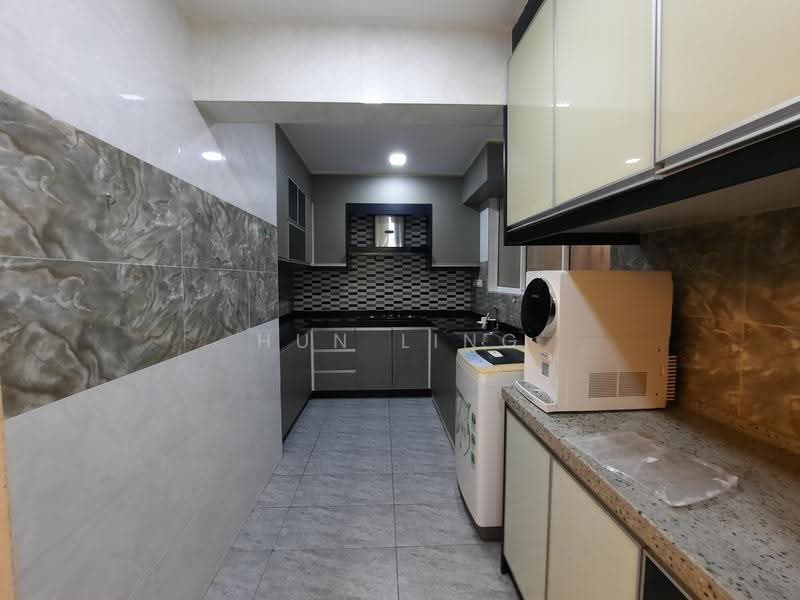 Kondominium untuk Disewa di The Zest @ Kinrara 9 - Hun Ling - Kitchen - PropertyGuru.com.my