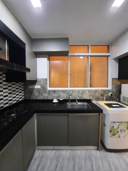 Kondominium untuk Disewa di The Zest @ Kinrara 9 - Hun Ling - Kitchen - PropertyGuru.com.my