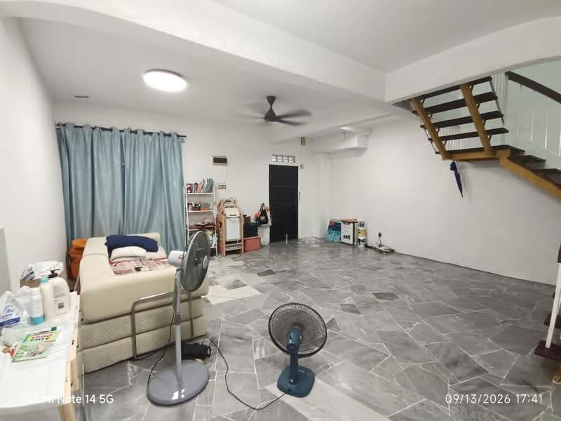 2-storey Terraced House for Sale in Bandar Bukit Beruntung (Bukit Beruntung) - Kelvin . - Living Room - PropertyGuru.com.my