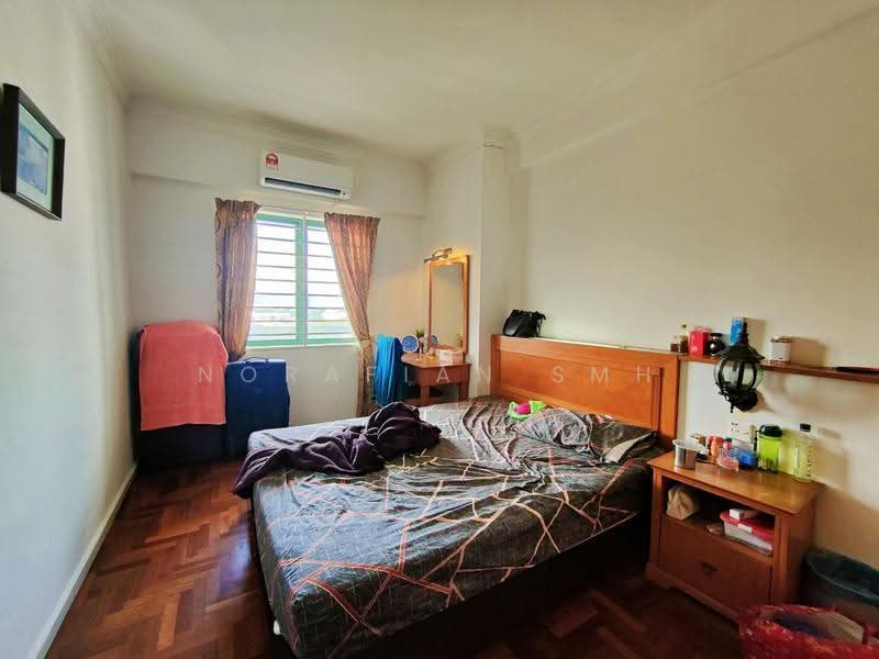 Condominium for Sale at Lanai Gurney - Norafian SMH - Bedroom - PropertyGuru.com.my