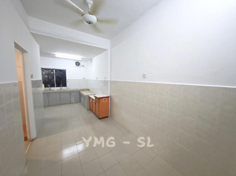 2-storey Terraced House for Sale in Bandar Putra Permai (Seri Kembangan) - Simon Lee - Kitchen - PropertyGuru.com.my