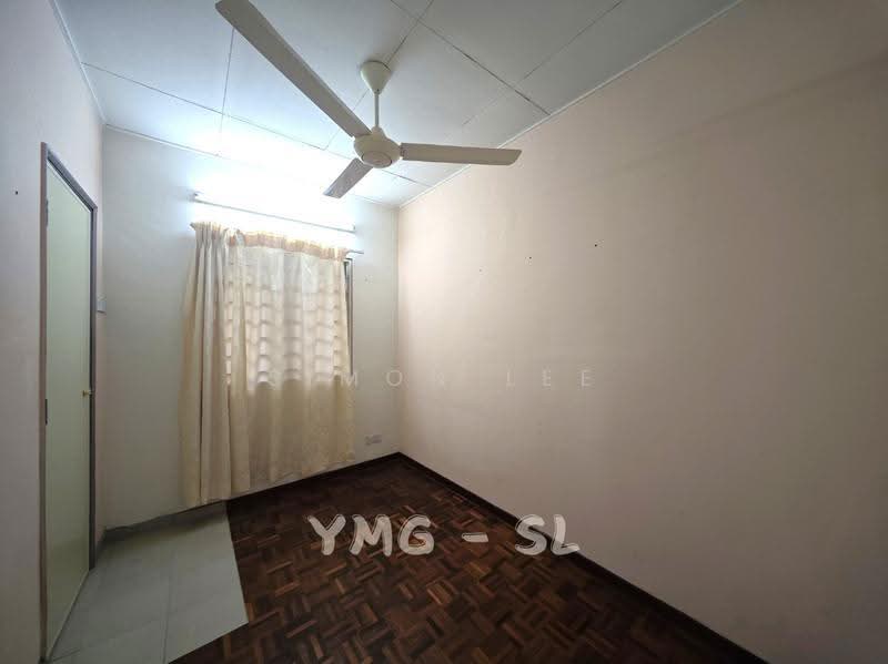 2-storey Terraced House for Sale in Bandar Putra Permai (Seri Kembangan) - Simon Lee - Bedroom - PropertyGuru.com.my
