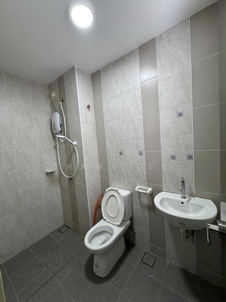 Kediaman Servis untuk Disewa di Sky Breeze Service Apartment - Shawn Lee - Bathroom - PropertyGuru.com.my