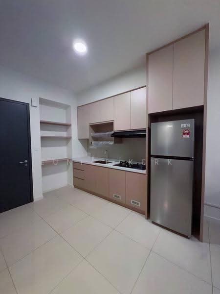 Service Residence for Sale at Parkland Residence @ Kajang 2 - Eunice Kerk - Kitchen - PropertyGuru.com.my