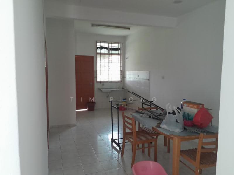 Rumah Teres 1-Tingkat untuk Dijual di Taman Angkasa Nuri (Durian Tunggal) - Tim Piong - Kitchen - PropertyGuru.com.my