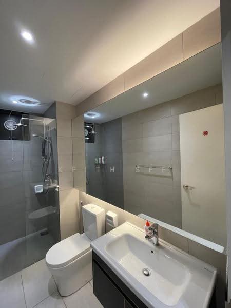 Kediaman Servis untuk Disewa di Ashino @ Gravit8 - Keith See - Bathroom - PropertyGuru.com.my