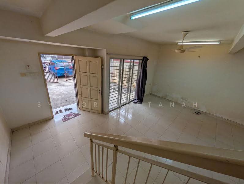 Rumah Teres 2-Tingkat untuk Dijual di Sungai Buloh (Selangor) - Syukor Hartanah - Entrance - PropertyGuru.com.my