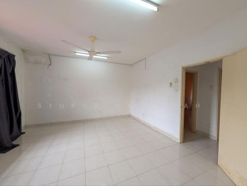 Rumah Teres 2-Tingkat untuk Dijual di Sungai Buloh (Selangor) - Syukor Hartanah - Living Room - PropertyGuru.com.my