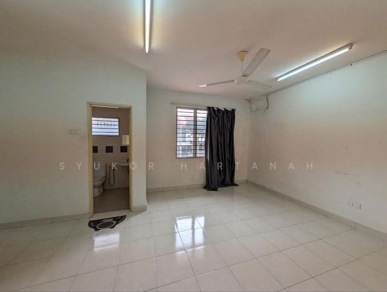 Rumah Teres 2-Tingkat untuk Dijual di Sungai Buloh (Selangor) - Syukor Hartanah - Bathroom - PropertyGuru.com.my