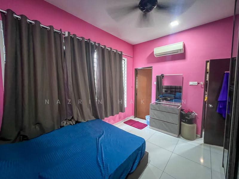 Service Residence for Sale at Suria Putra - Nazrin Hakimin - Bedroom - PropertyGuru.com.my