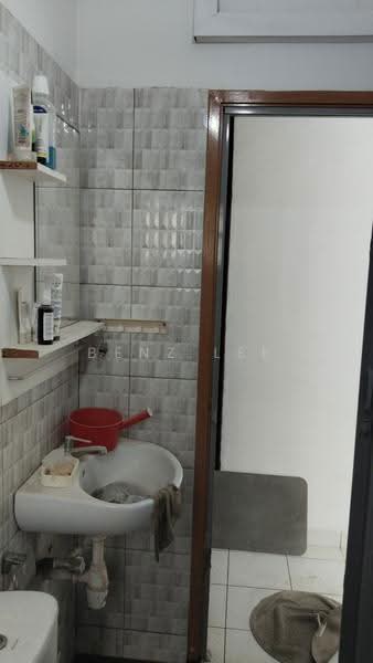 Apartment for Rent at Pangsapuri Mawar - Benz Lee - PropertyGuru.com.my
