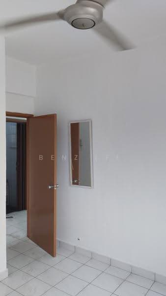 Apartment for Rent at Pangsapuri Mawar - Benz Lee - PropertyGuru.com.my